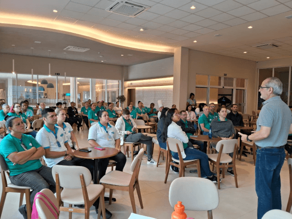 Equipe Ápiceh em reunião